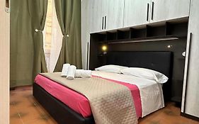 Fabio Rooms 102